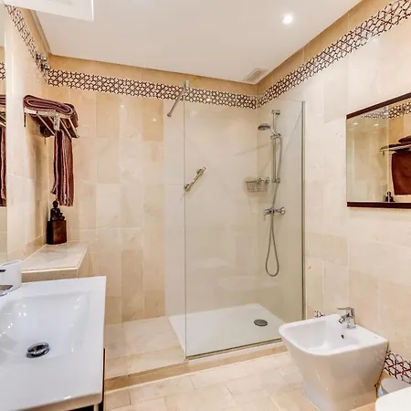Beachside Puerto Banus Luxury Aprt2 شقة ماربيا