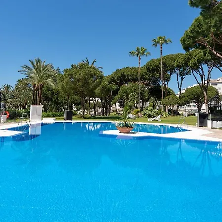 Beachside Puerto Banus Luxury Aprt2 *