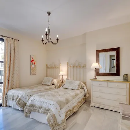 Beachside Puerto Banus Luxury Aprt2 * Marbella